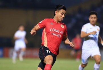 Văn Thanh lên tiếng sau án phạt cực nặng vì xúc phạm trọng tài