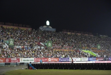 Đội bóng của Công Phượng lập kỷ lục ở trận siêu kinh điển