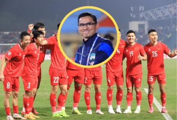 HLV Kiatisak có động thái đặc biệt với các tuyển thủ Việt Nam