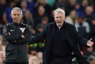 David Moyes tức giận với bàn thắng gây tranh cãi của Liverpool