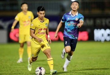 HLV Kiatisak đăng dòng trạng thái đầy ẩn ý sau trận hòa tranh cãi của HAGL