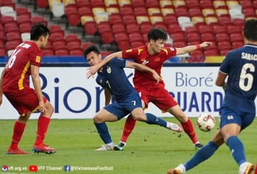 CĐV Thái Lan: 'Triệu tập nhiều làm gì, chúng ta vẫn mãi thua kém Việt Nam'