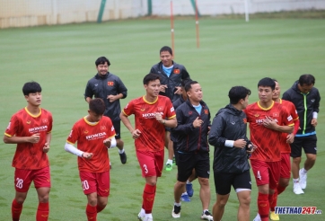 VIDEO: Sao HAGL chưa đổ bộ, Tiến Linh mệt nhẹ trong buổi tập với ĐT Việt Nam