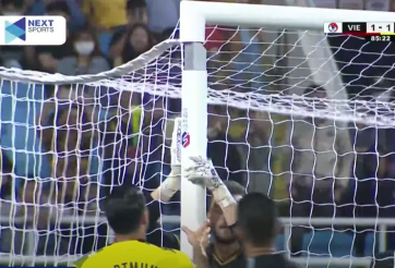 Cầu gôn bị hỏng trong khoảnh khắc lịch sử của ĐT Việt Nam trước Dortmund
