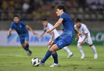 Trở lại mặt đất, đối thủ của ĐT Việt Nam thảm bại trước người Thái