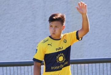 Nhà báo Pháp: 'Quang Hải không thể phát triển thêm tại Pau FC'