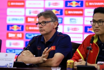 HLV Philippe Troussier ra quyết định khó tin cho U23 và ĐT Việt Nam