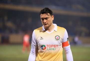 Đặng Văn Lâm báo tin cực buồn cho đội bóng V-League