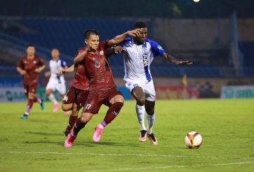 SLNA chia điểm đáng tiếc trên sân Vinh