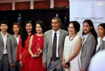 ĐT nữ Việt Nam lại nhận 'quà to' trước ngày sang New Zealand