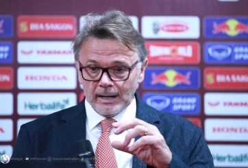 CĐV đồng loạt chỉ trích HLV Troussier sau khi Việt Nam thua