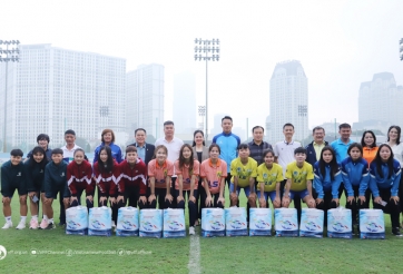 VFF tặng quà đặc biệt cho các đội bóng Việt Nam