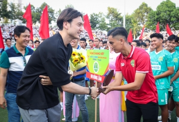 Không lên ĐT Việt Nam, ngôi sao Việt kiều vẫn 'gây sốt'