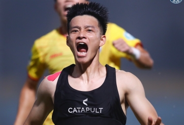 Lập siêu phẩm như Ronaldo, sao trẻ ĐT Việt Nam nói gì?