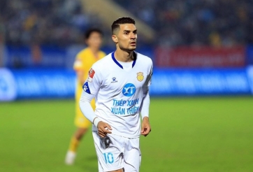 Đang đua vô địch, ông lớn V-League nhận tin không vui