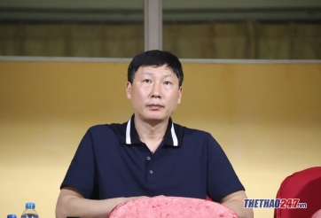 Rõ một thứ HLV Kim Sang Sik không thể thuận lợi bằng HLV Troussier