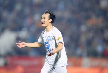 Văn Toàn ghi cú đúp siêu phẩm, Nam Định vững ngôi đầu V-League