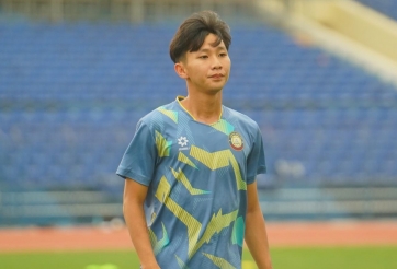 Tuyển thủ Lào làm nên lịch sử ở bóng đá Việt Nam