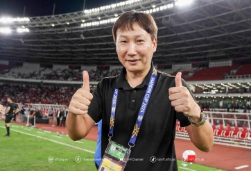 HLV Kim Sang Sik: 'Giành chức vô địch tại Việt Nam thật sự rất tuyệt vời'