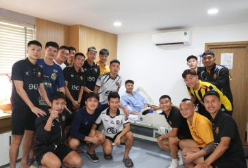 Dàn cầu thủ Thanh Hoá có hành động ấm lòng với Thái Sơn sau ca phẫu thuật