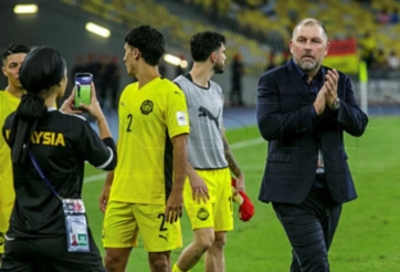 HLV ĐT Malaysia lên tiếng về tin đồn từ chức trước ngày đấu Việt Nam