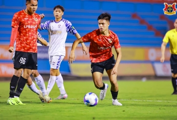 'Đại gia' Ninh Bình thắng 3-0 ngày đầu xuân năm mới