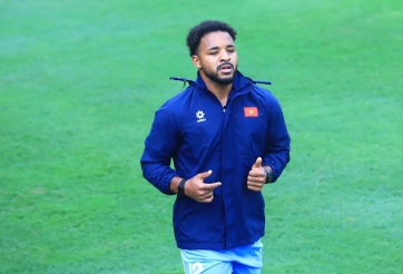 HLV Kim Sang Sik nói thẳng khả năng Xuân Son đá chính trước Bangladesh