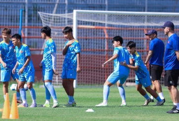 Truyền thông Indonesia bất ngờ 'đột nhập' buổi tập của U17 Việt Nam trước giờ G