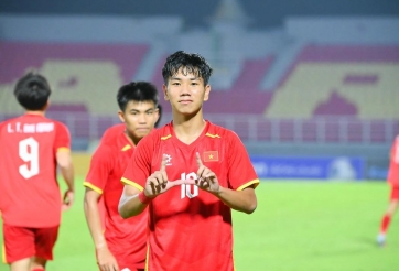 Tiền vệ U17 Việt Nam gây sốt sau trận thắng 2-1 Úc, nhận cơn mưa lời khen
