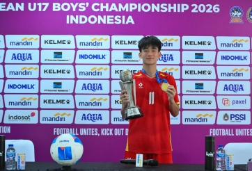 Trụ cột U17 Việt Nam vỡ oà cảm xúc sau chức vô địch Đông Nam Á