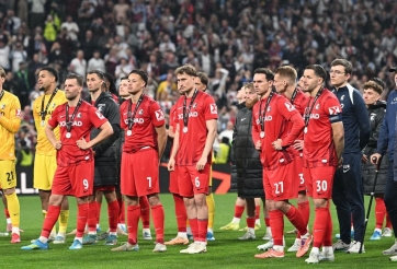 Giấc mơ 122 năm của Freiburg tan vỡ chỉ sau một đêm