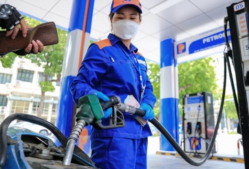 Giá xăng dầu hôm nay 17/6: Giá dầu thế giới lao dốc gần 6%