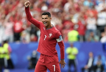 Tin nóng bóng đá chiều 24/6: Ronaldo lập kỳ tích vô tiền khoáng hậu