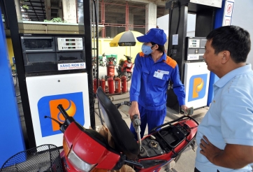 Giá xăng dầu hôm nay 20/8: Tăng giảm trái chiều