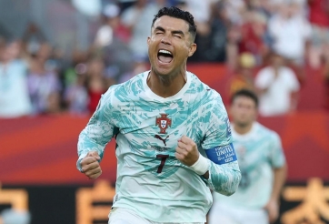 Ronaldo nói gì khi thực hiện quả phạt đền trước Croatia?