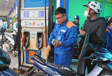 Giá xăng dầu hôm nay 21/8: Quay đầu tăng mạnh