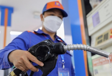 Giá xăng dầu hôm nay 12/8: Dầu thế giới tiếp tục tăng