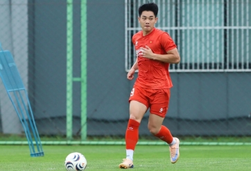 HLV Kim Sang-sik đối mặt 'cơn đau đầu dễ chịu' khi Đình Bắc nói điều này