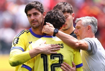 Đàn em khóc nức nở vì mắc lỗi, Courtois có hành động đầy ấm áp