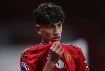 Đủ điều kiện đá Premier League, 'thần đồng' 16 tuổi của MU vẫn bị đối xử khác biệt