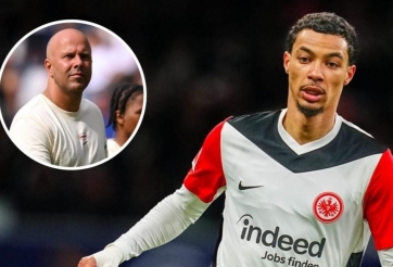 Arne Slot đích thân ra tay thương vụ Ekitike