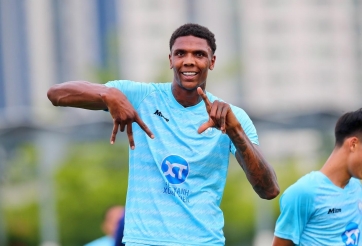 Tiền đạo cao nhất thế giới lại ghi bàn, Nam Định hạ gục CLB Hàn Quốc