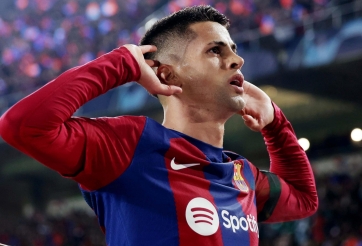 Cancelo gây xôn xao khi mặc áo Barca