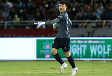 Bùi Tiến Dũng sáng cửa bắt chính ở trận 'Derby Sài Thành'?
