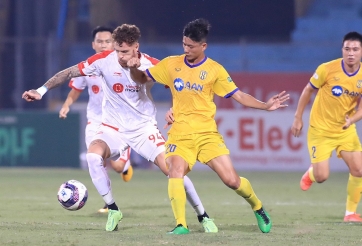 Văn Hoàng mắc sai lầm, SLNA thất thủ trước Viettel ngay trên sân nhà