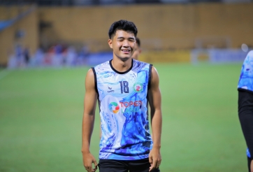 VIDEO: Hà Đức Chinh và dàn sao Bình Định tập bật nhảy kiểu Ronaldo cực hài hước