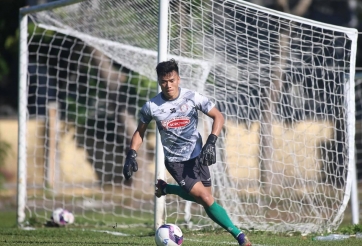 Bùi Tiến Dũng vượt khó để bắt chính lần thứ hai liên tiếp cho TPHCM