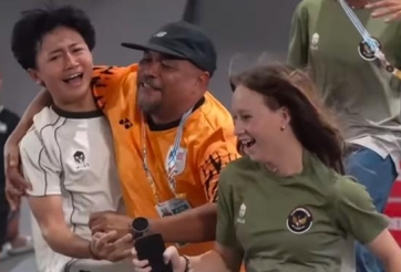 Độc lạ SEA Games: HLV Malaysia ăn mừng cuồng nhiệt khi VĐV Indonesia giành HCV