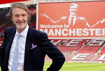 Bị MU ruồng bỏ, 'siêu tiền vệ' lên tiếng về việc trở lại Old Trafford