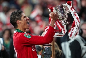 Varane nói một điều khiến fan Real lặng người, fan MU phấn khích